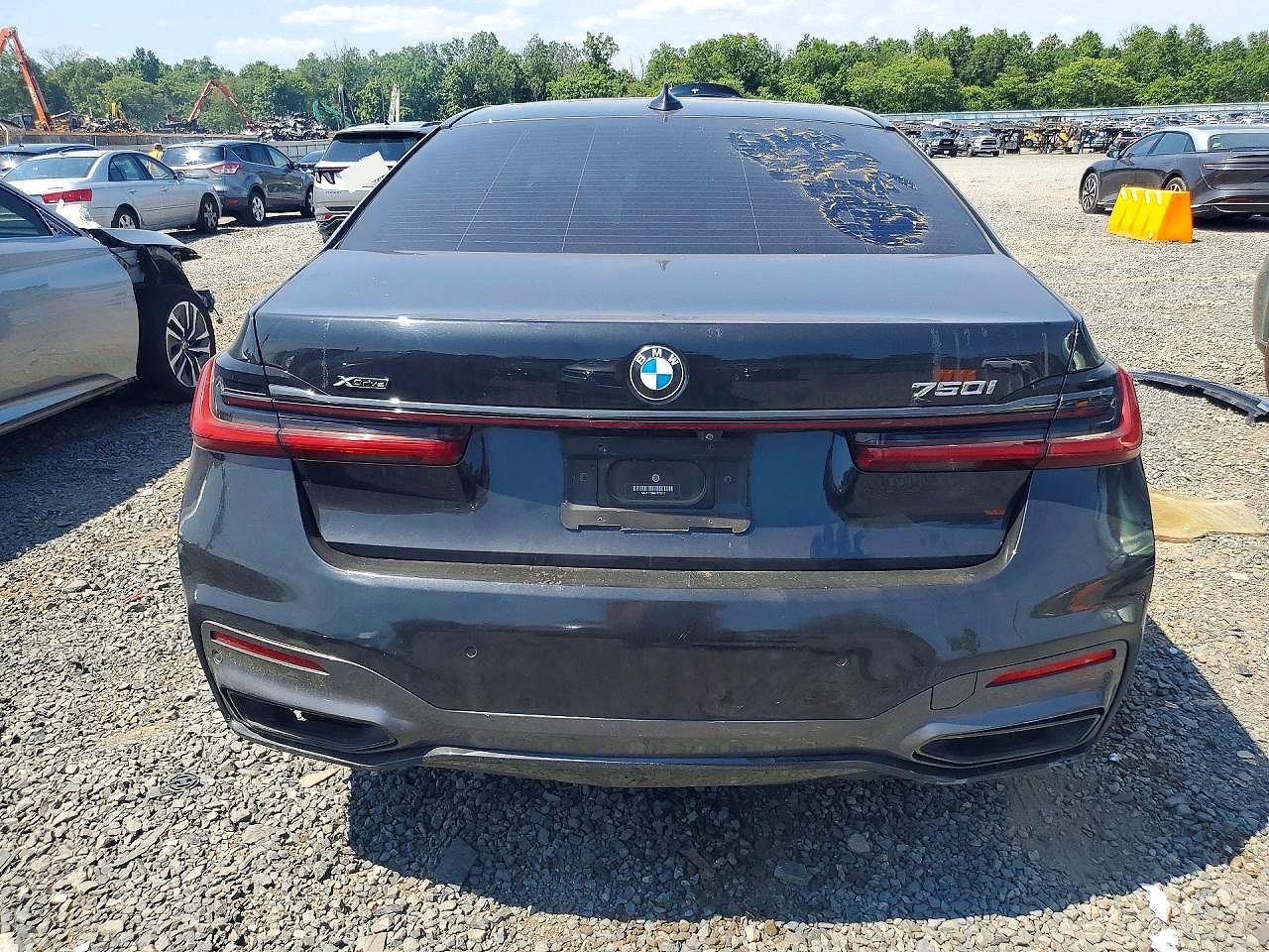 2021 BMW 750 Xi - Фото 6