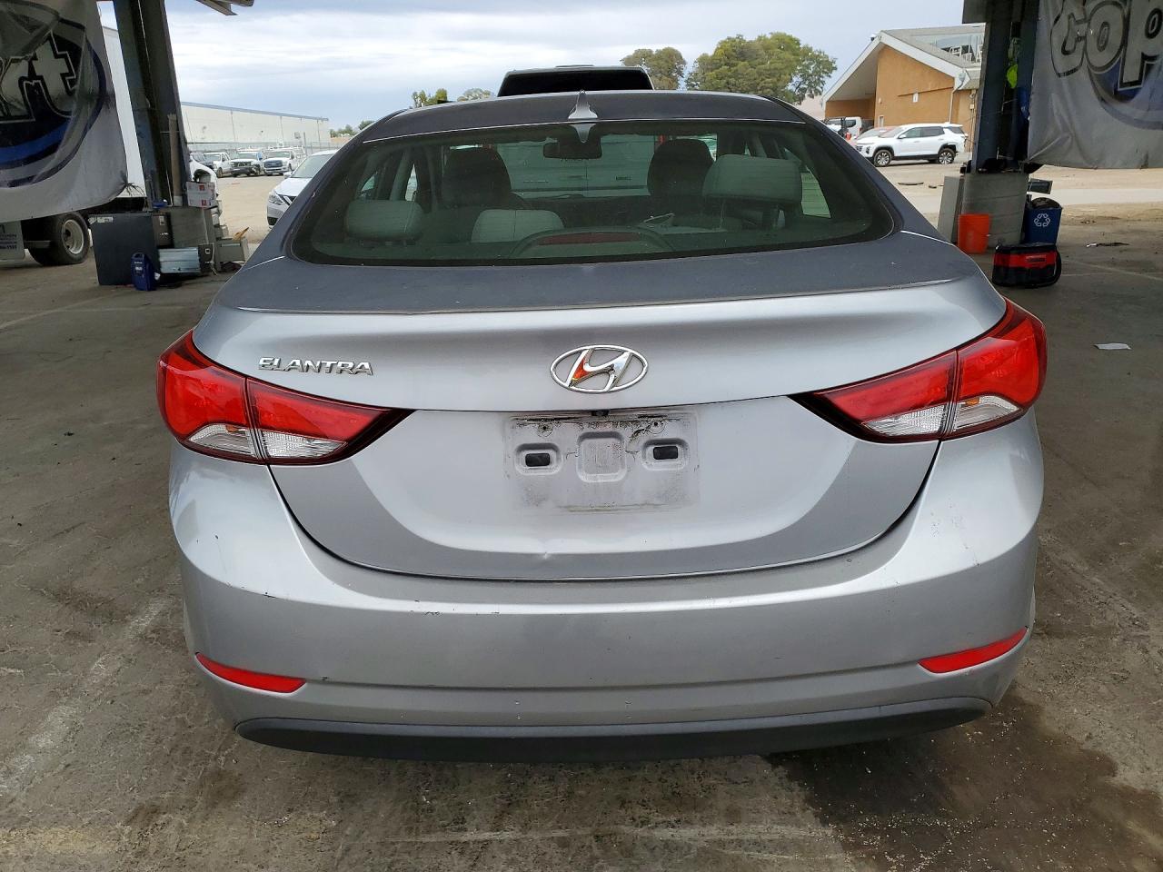 2014 Hyundai Elantra Se - Фото 6