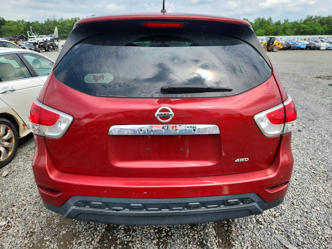 2014 Nissan Pathfinder S - Image 6