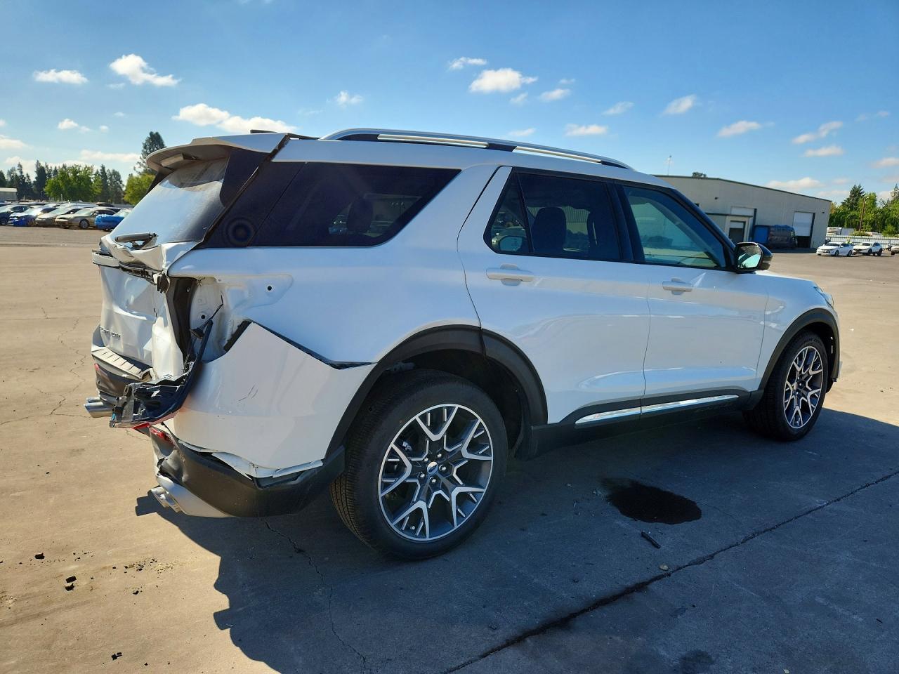 2025 Ford Explorer Platinum - Image 3