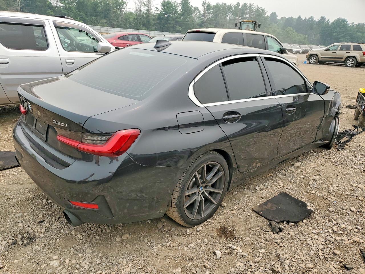 2020 BMW 330I - Фото 3