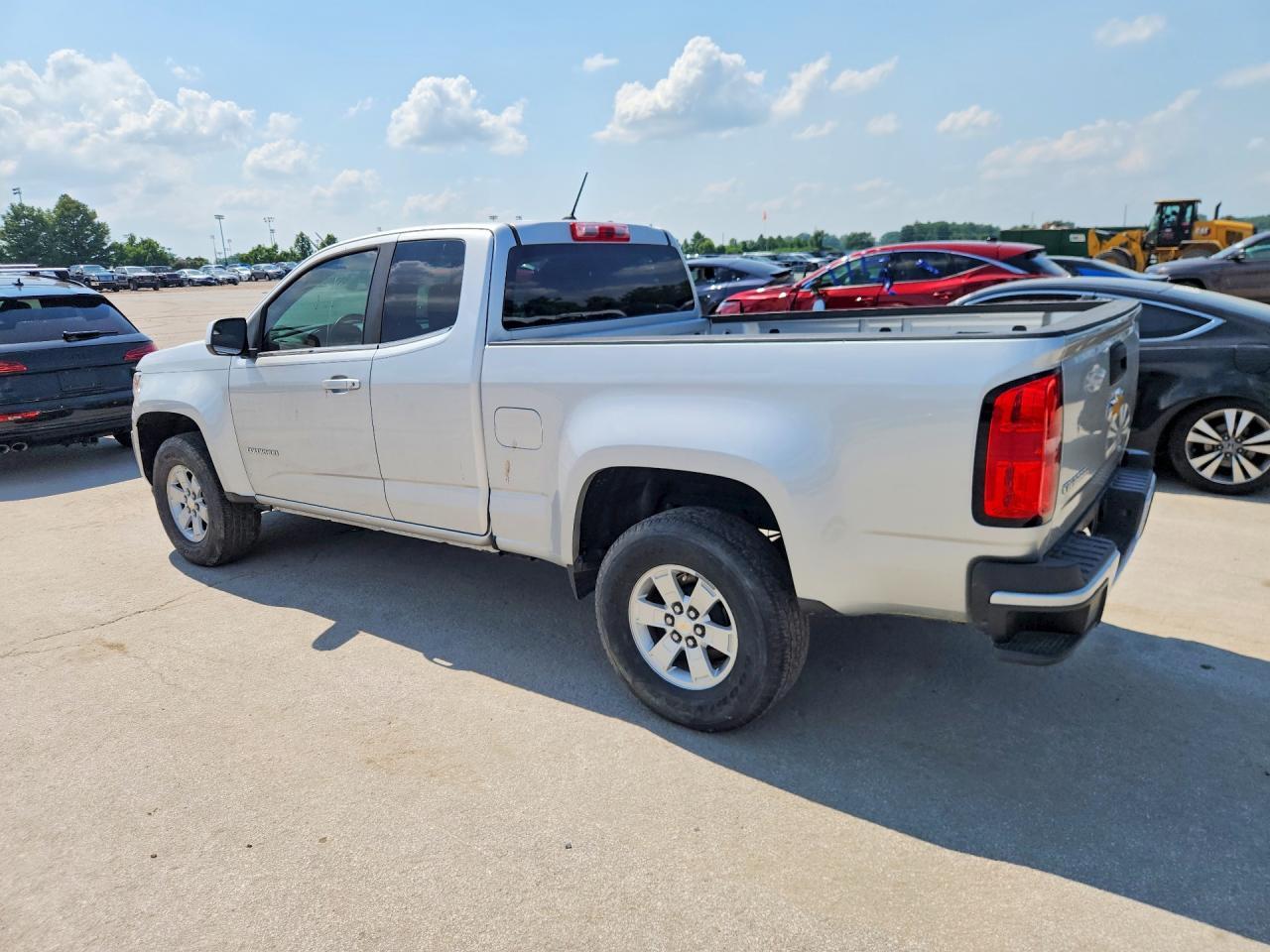 2020 Chevrolet Colorado - Фото 2