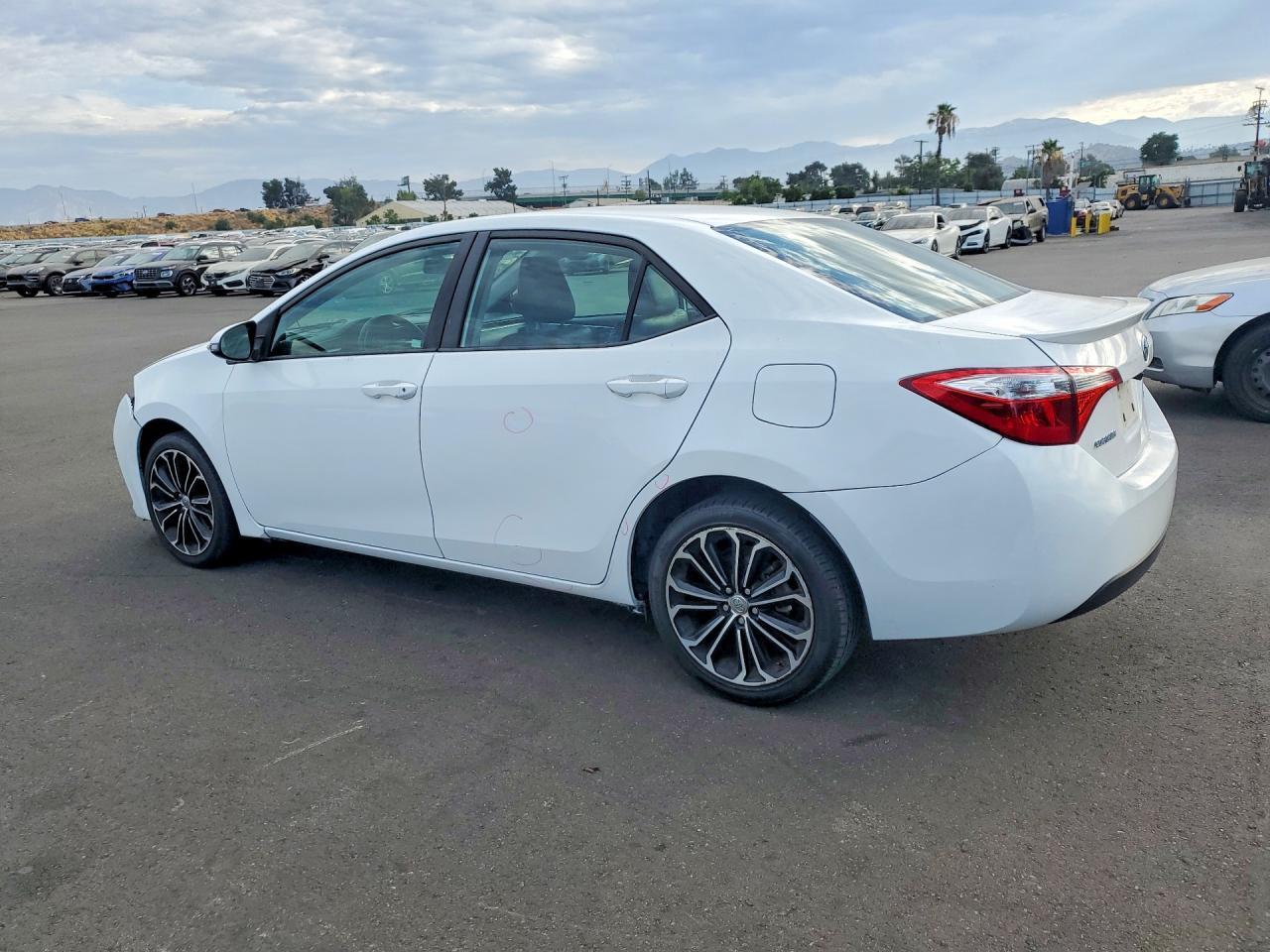 2016 Toyota Corolla S Plus - Фото 2