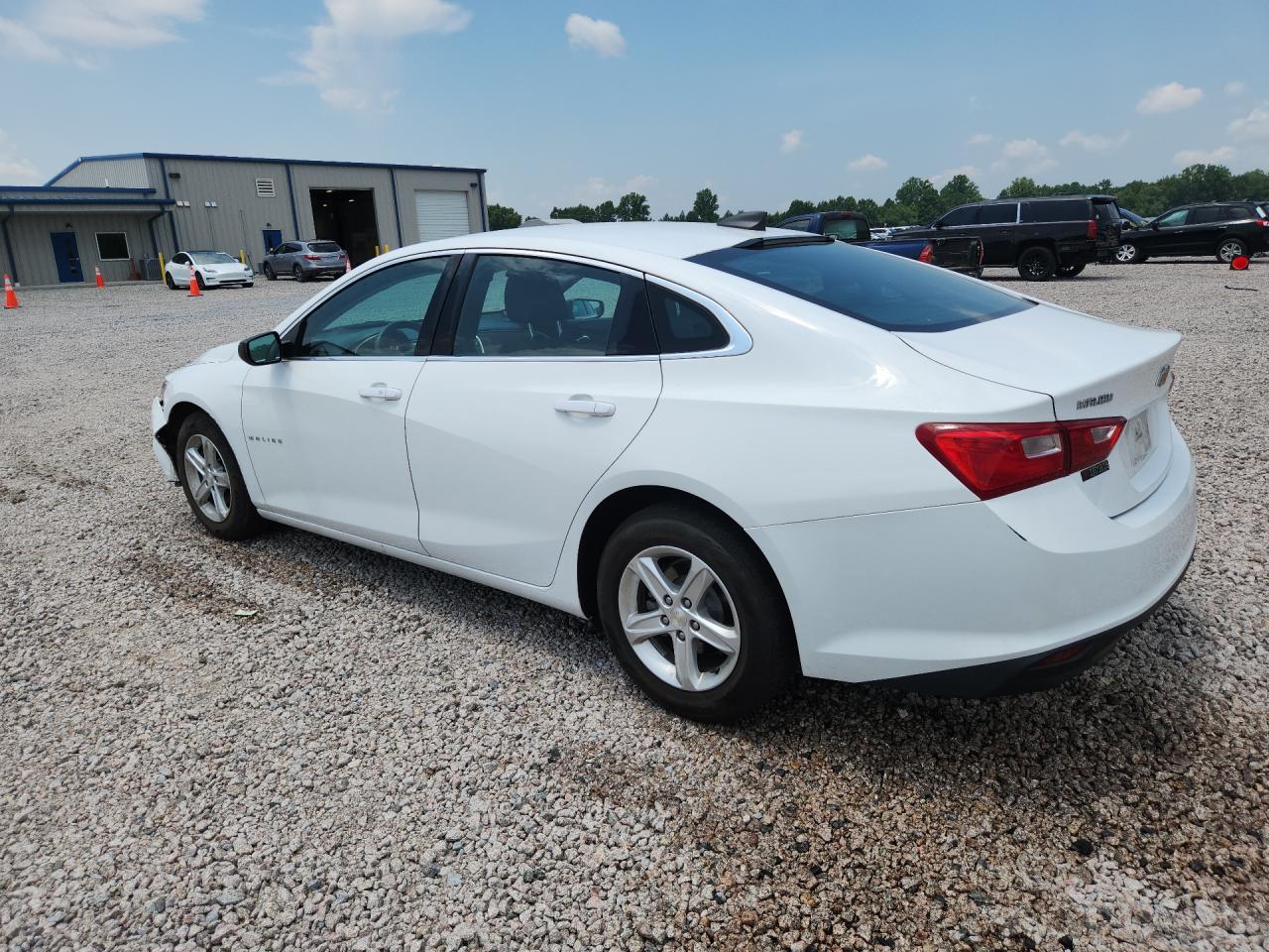 2020 Chevrolet Malibu Ls - Фото 2