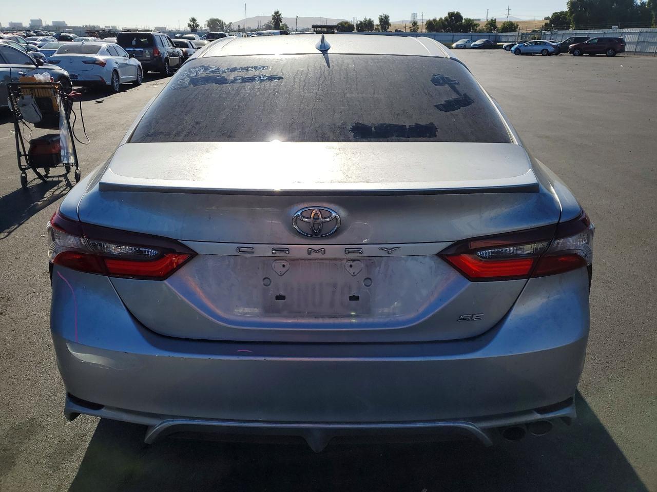 2022 Toyota Camry Se - Фото 6