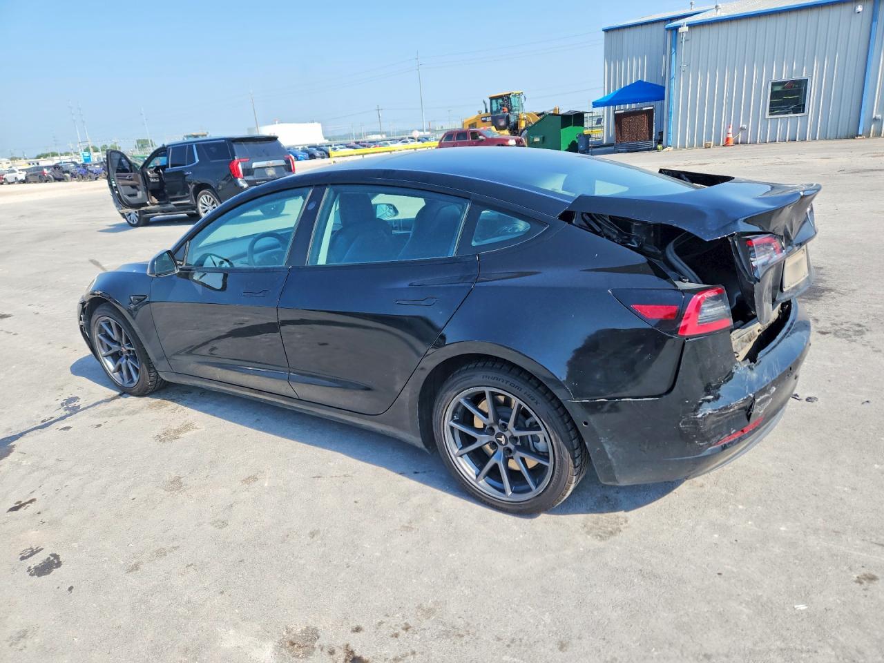 2022 Tesla Model 3 - Фото 2