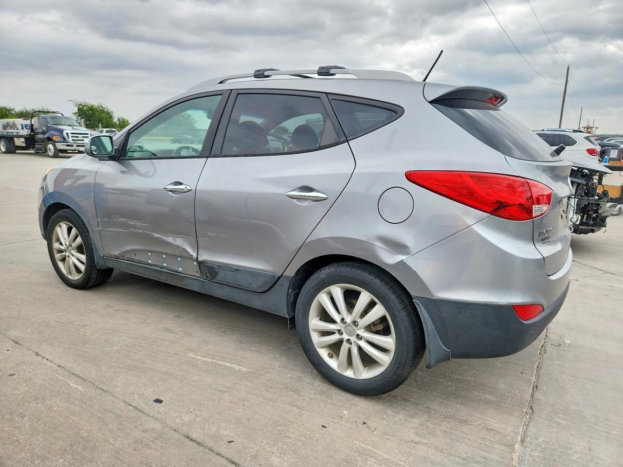 2012 Hyundai Tucson Limited - Image 2