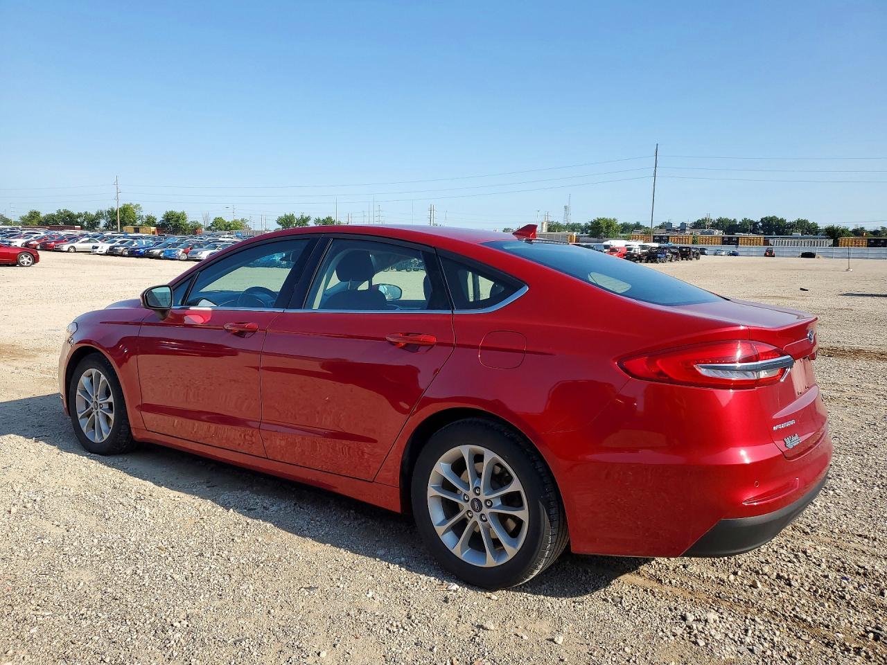 2020 Ford Fusion Se - Фото 2