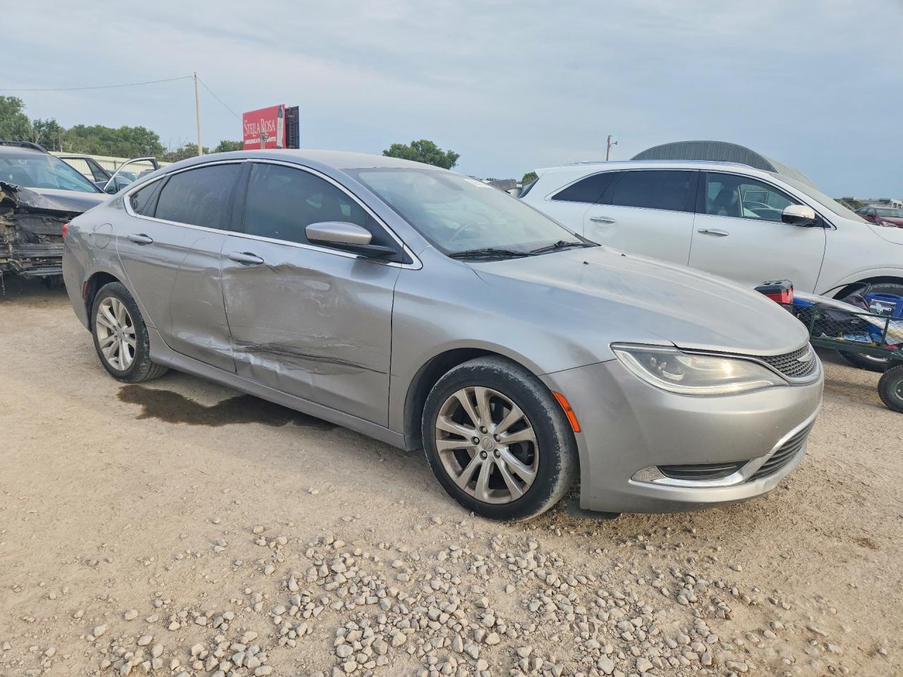2015 Chrysler 200 Limited - Image 4
