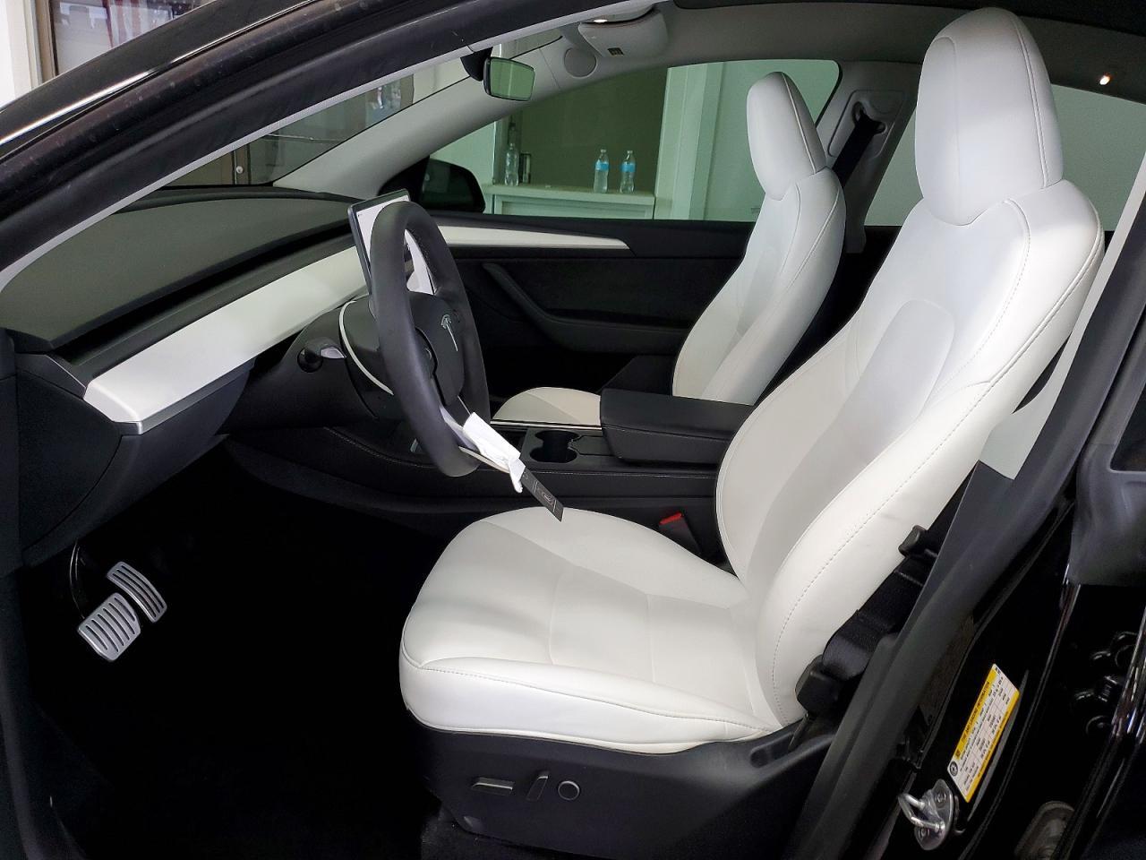 2024 Tesla Model Y - Image 7