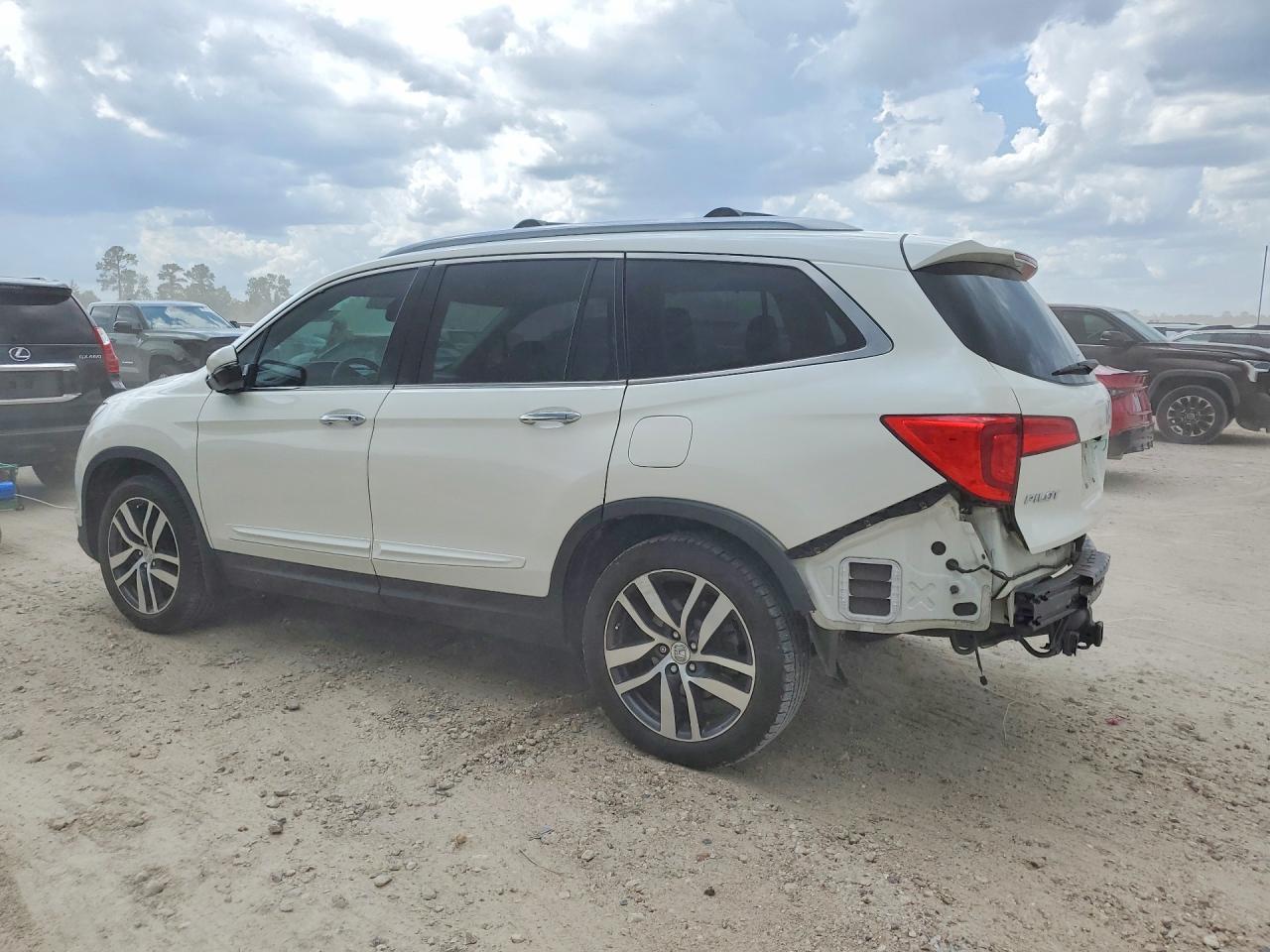 2017 Honda Pilot Touring - Фото 2