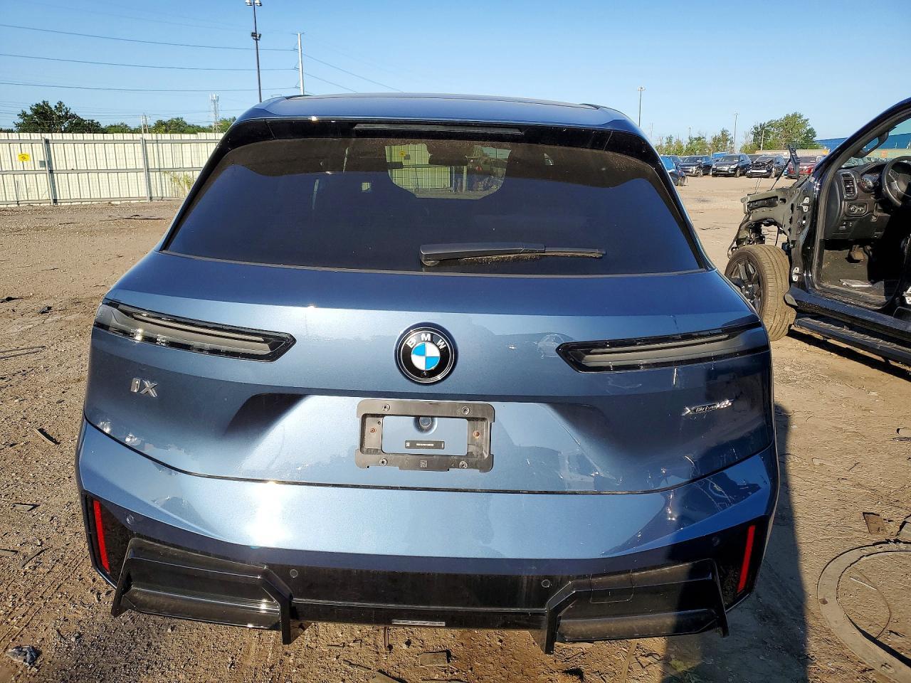 2026 BMW Ix xDrive45 - Фото 6