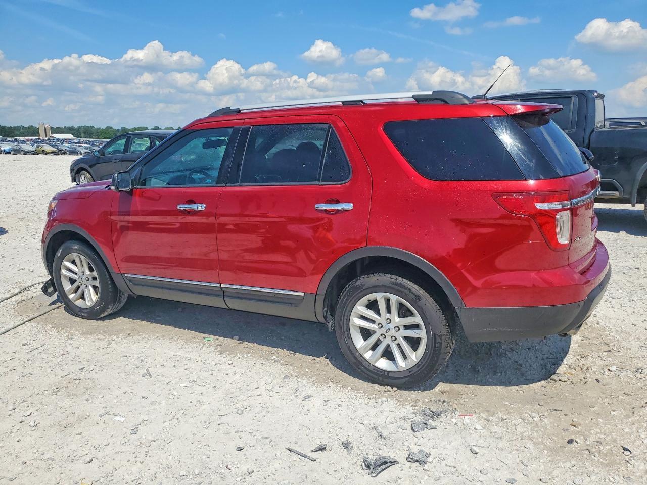2014 Ford Explorer Xlt - Фото 2