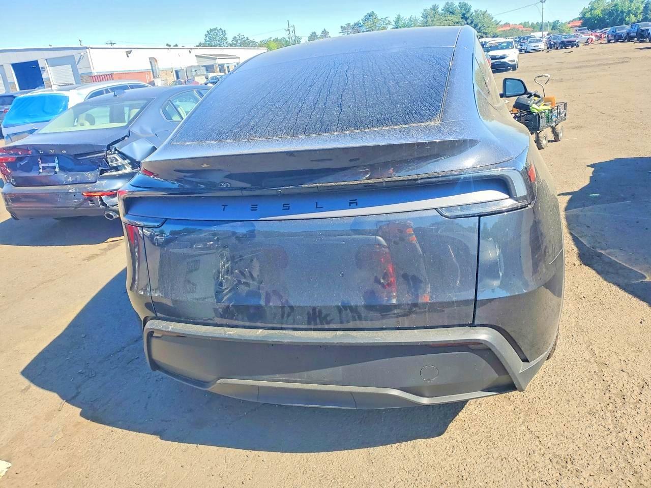 2026 Tesla Model Y - Image 6