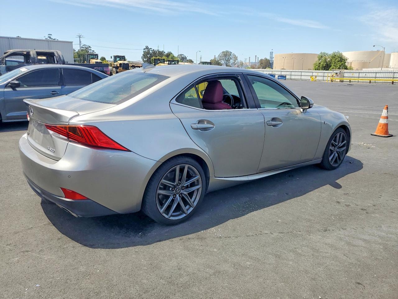 2019 Lexus Is 300 - Фото 3