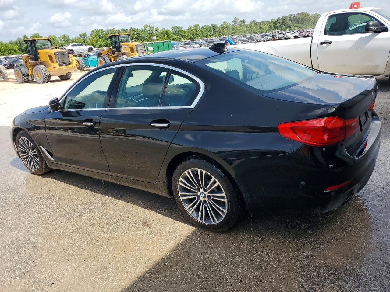 2017 BMW 530 I - Фото 2