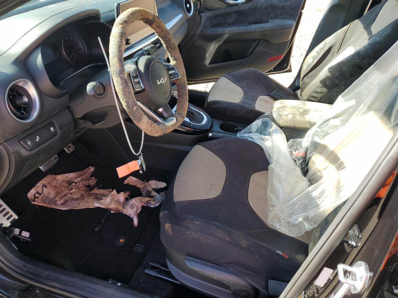 2023 Kia Forte Gt Line - Image 7