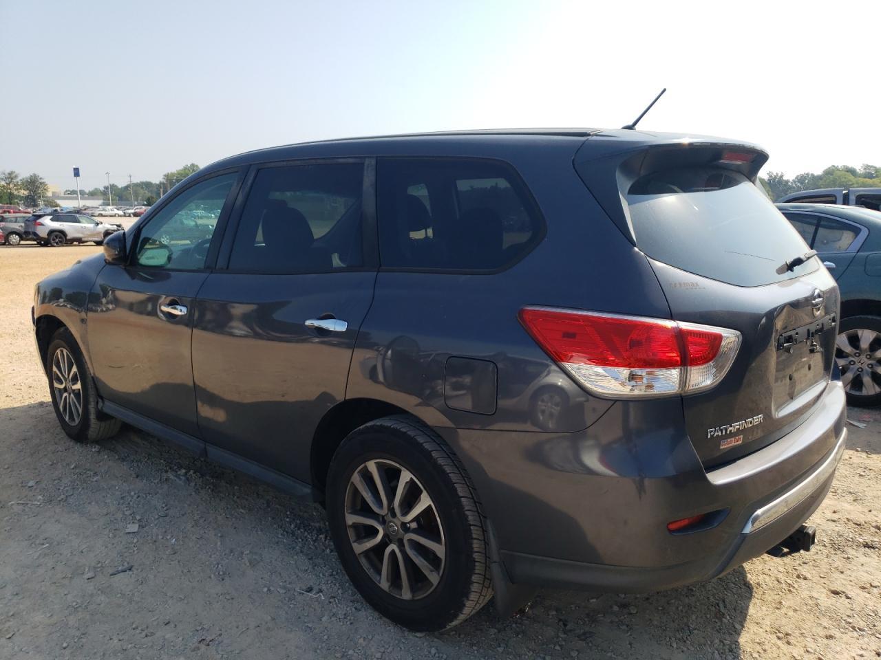 2013 Nissan Pathfinder S - Фото 2