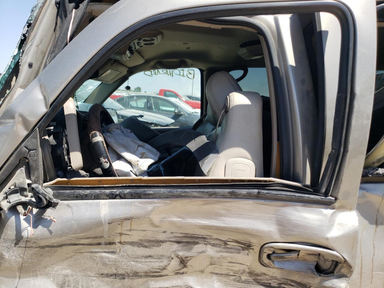 2001 Chevrolet Tahoe C1500 - Фото 7