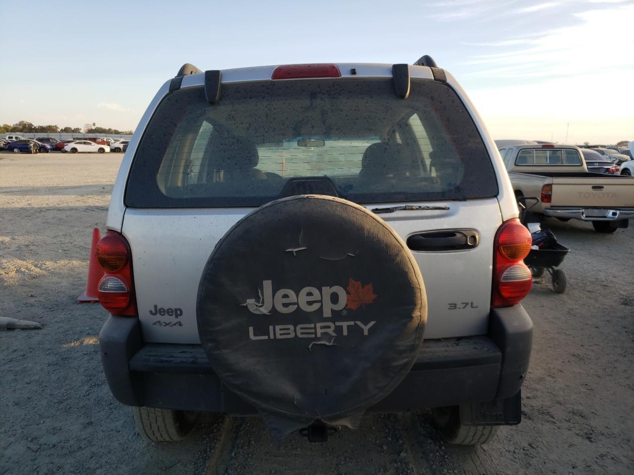 2002 Jeep Liberty Sport - Фото 6