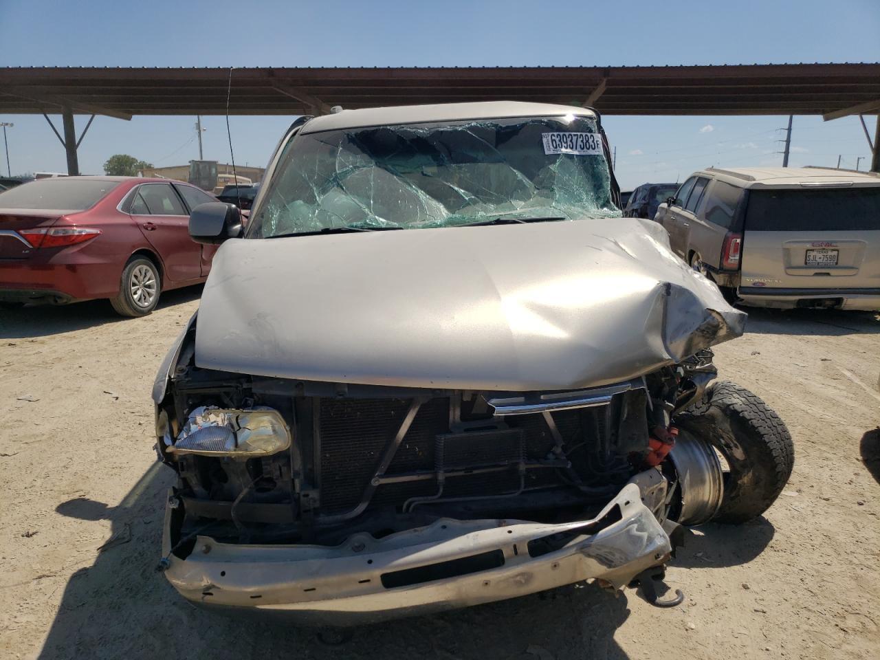 2001 Chevrolet Tahoe C1500 - Фото 5