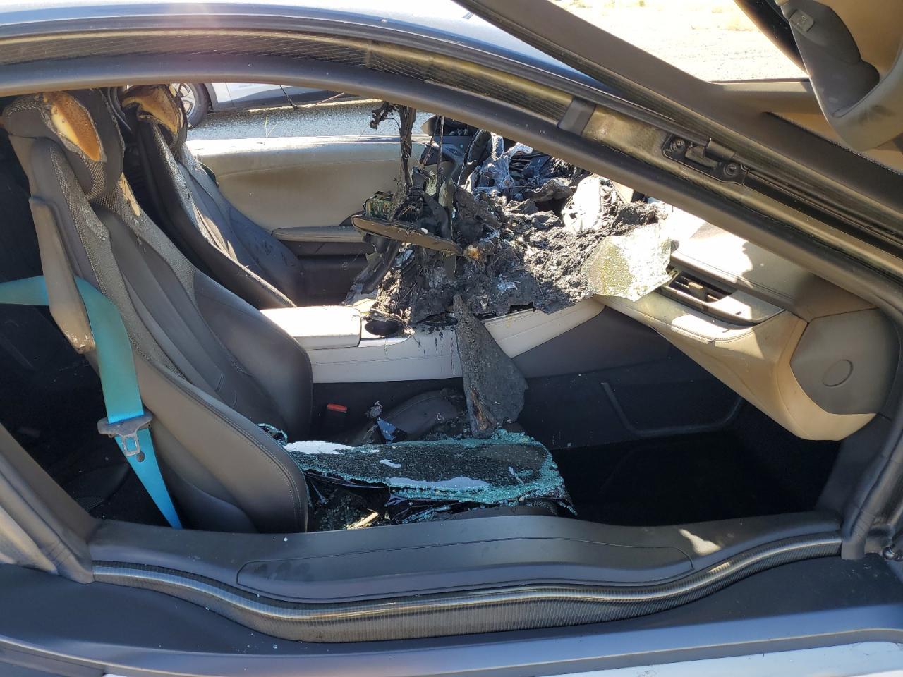 2016 BMW I8 - Фото 7