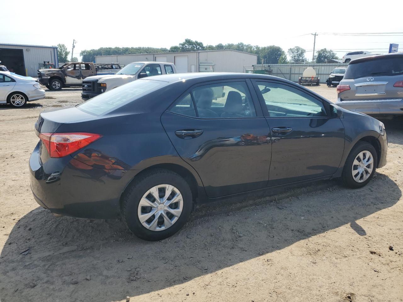 2017 Toyota Corolla L - Фото 3