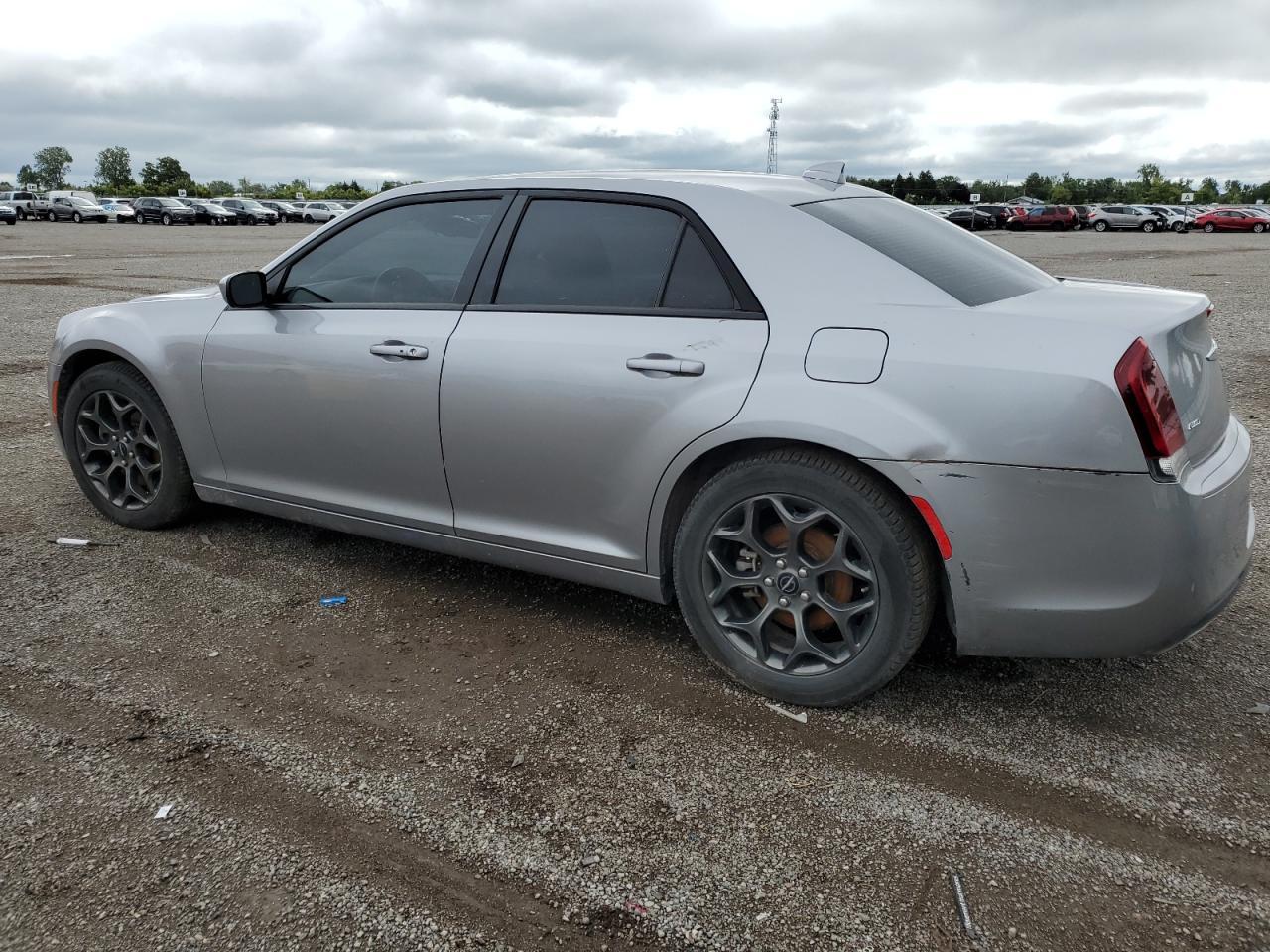 2018 Chrysler 300 S - Фото 2