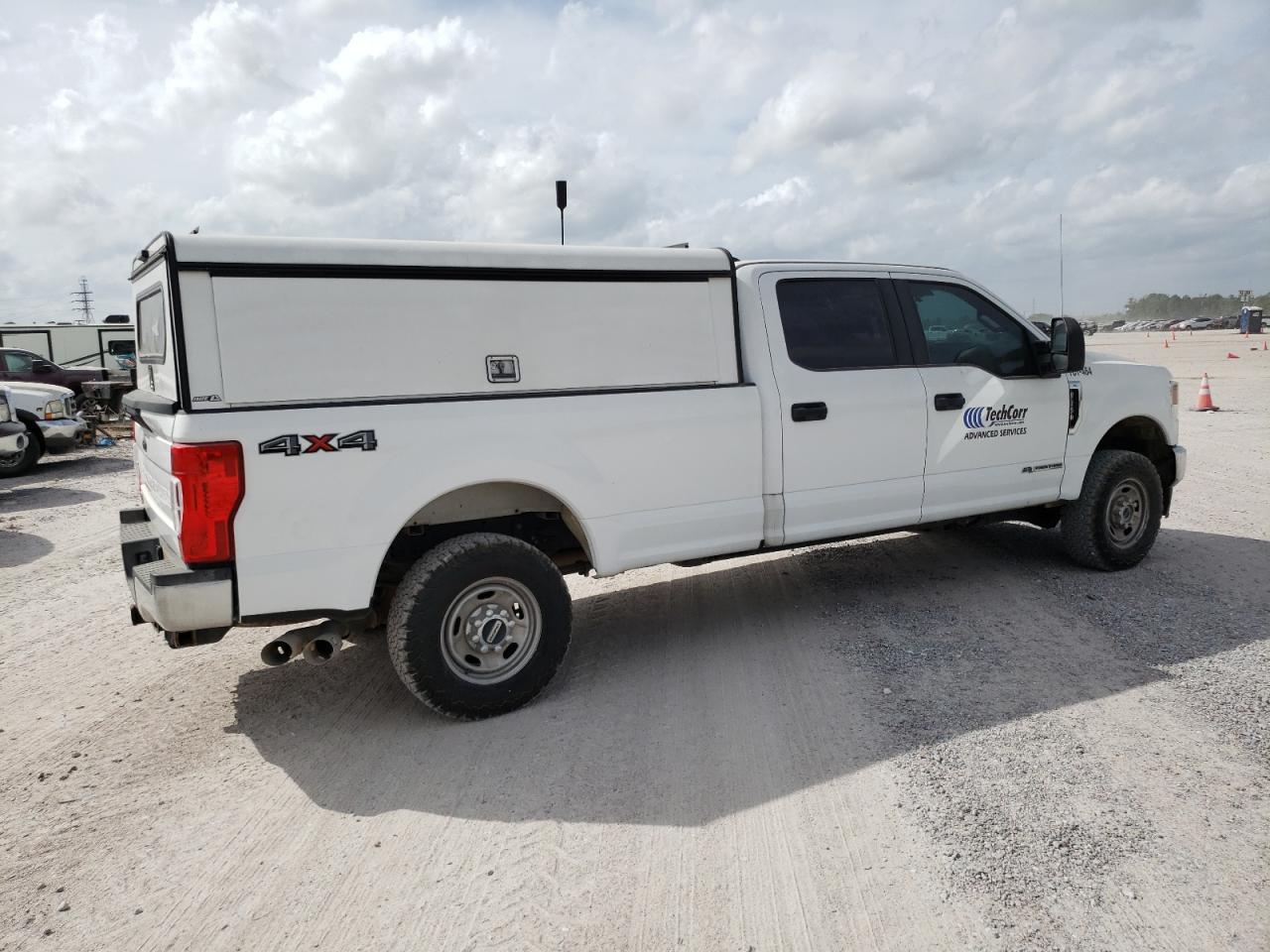 2021 Ford F250 Super Duty - Фото 3