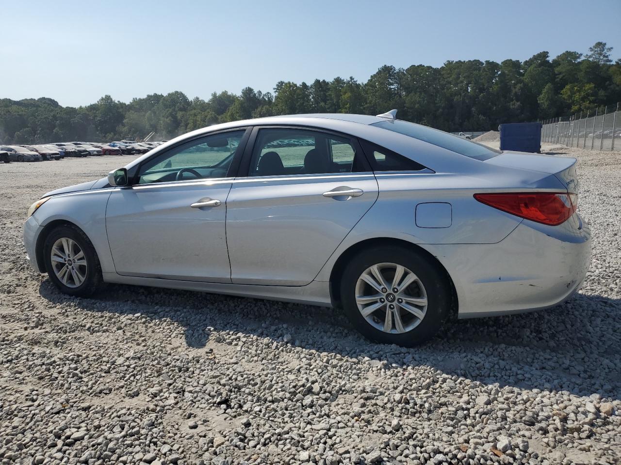 2011 Hyundai Sonata Gls - Image 2