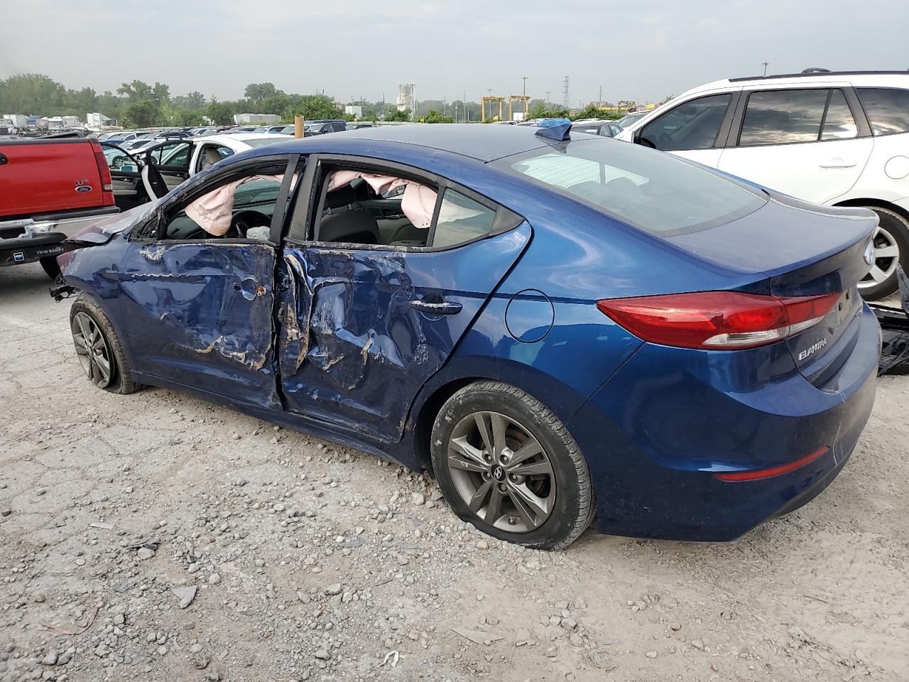 2018 Hyundai Elantra Sel - Фото 2