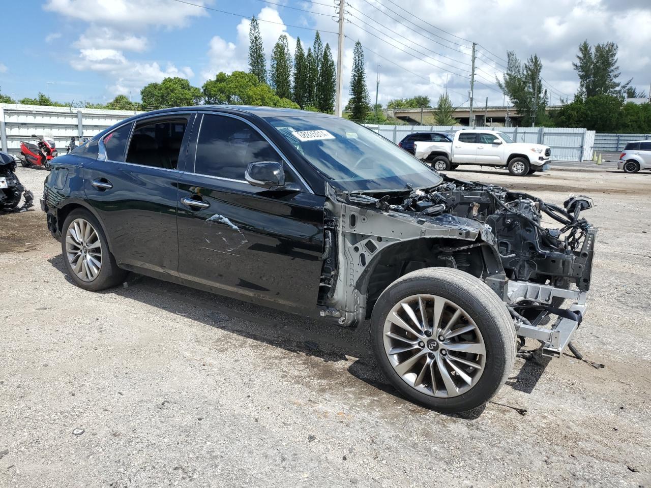 2018 Infiniti Q50 3.0T Luxe - Фото 4