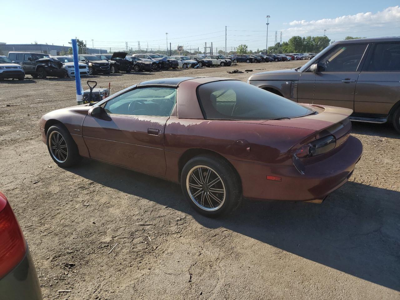 1997 Chevrolet Camaro Z28 - Фото 2