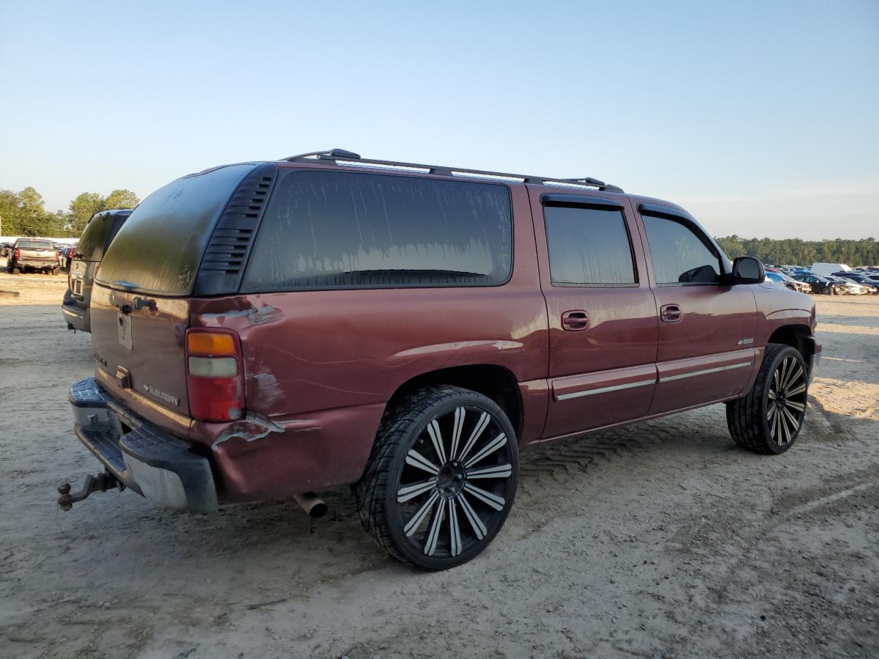 2000 Chevrolet Suburban C1500 - Image 3