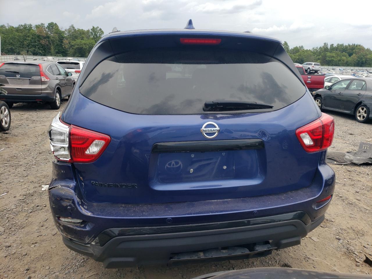 2019 Nissan Pathfinder S - Фото 6