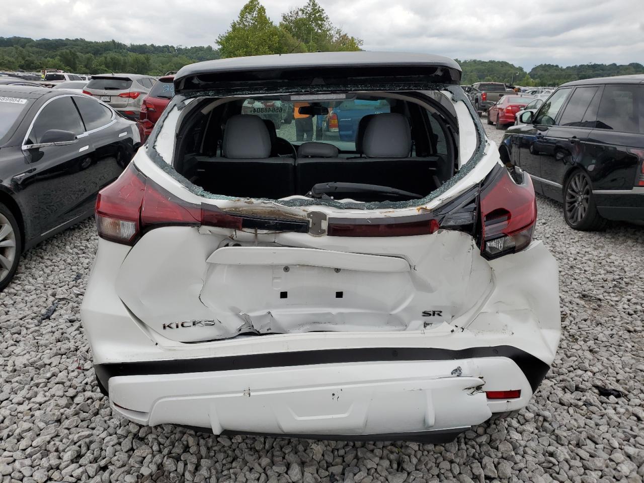 2021 Nissan Kicks Sr - Image 6