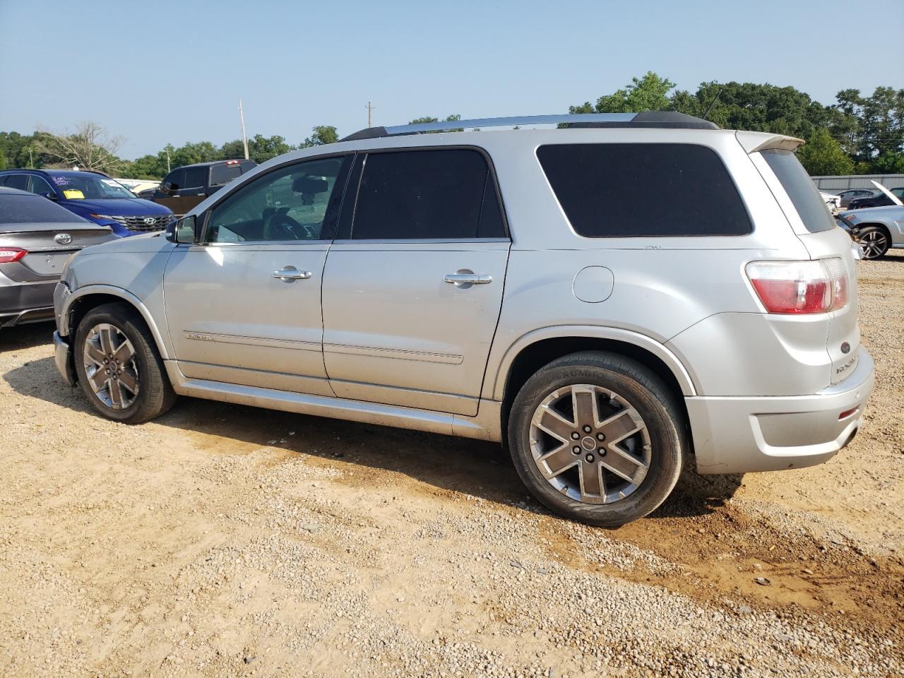 2012 GMC Acadia Denali - Фото 2