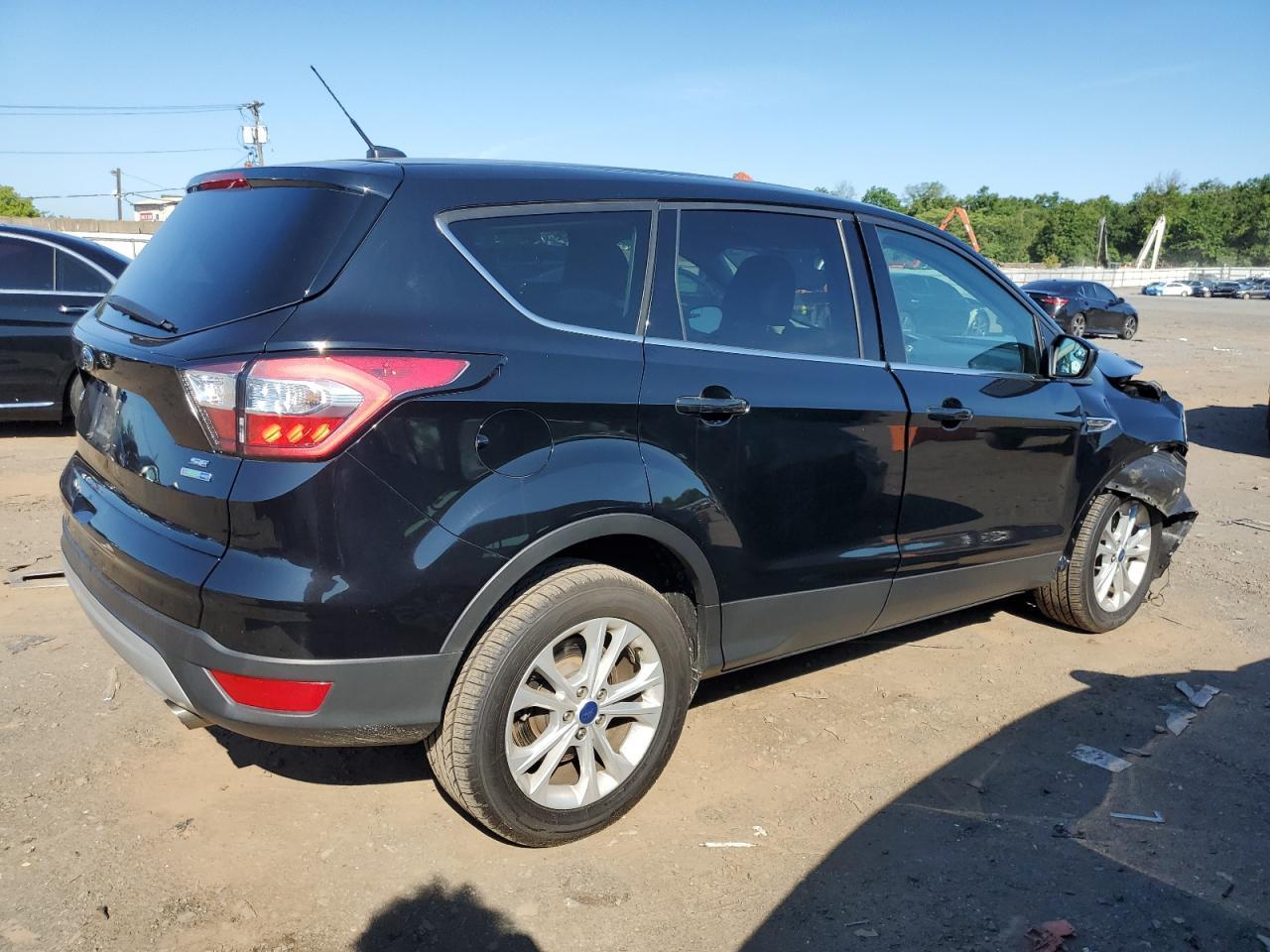2017 Ford Escape Se - Фото 3