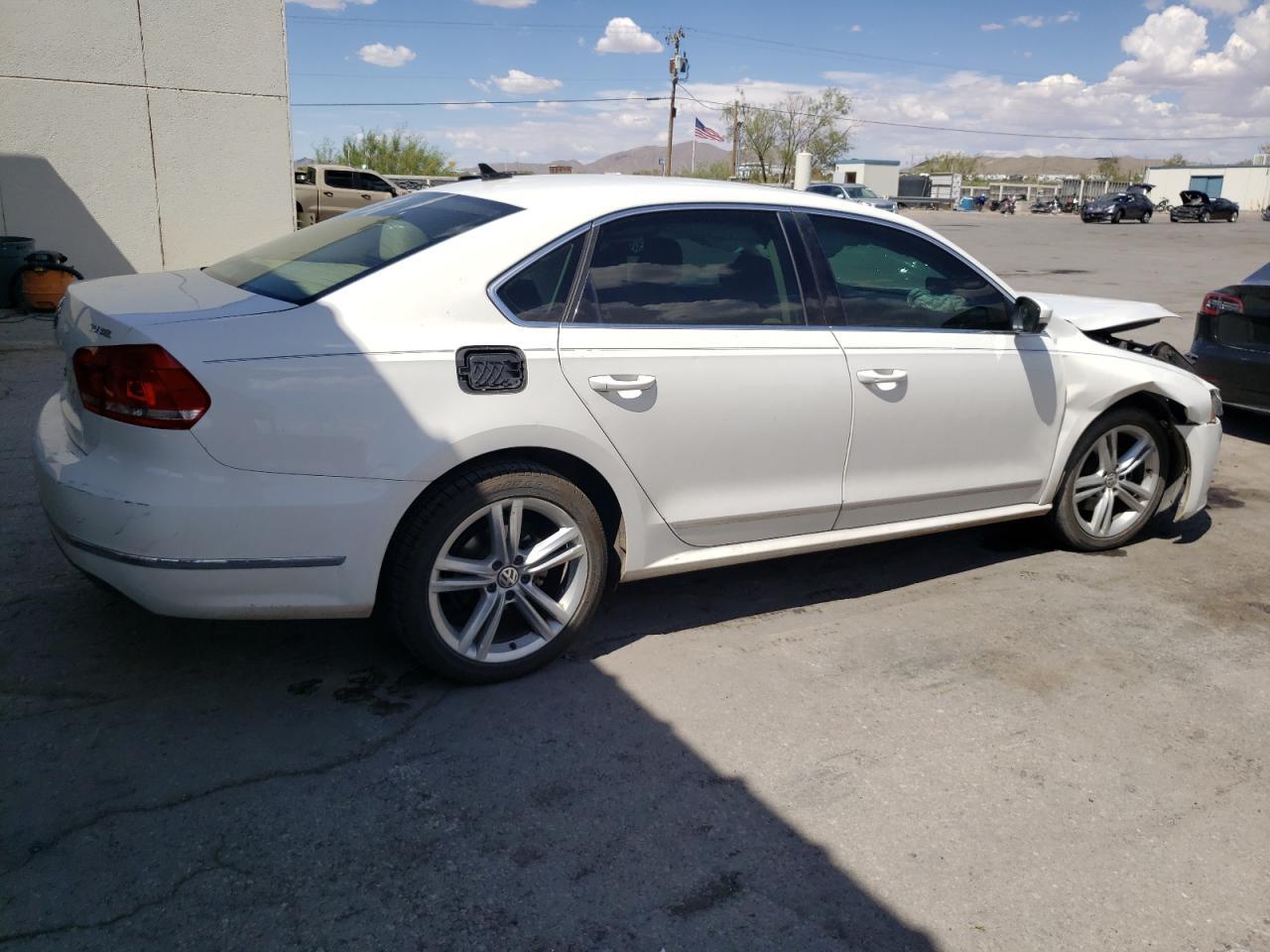 2015 Volkswagen Passat Sel - Фото 3