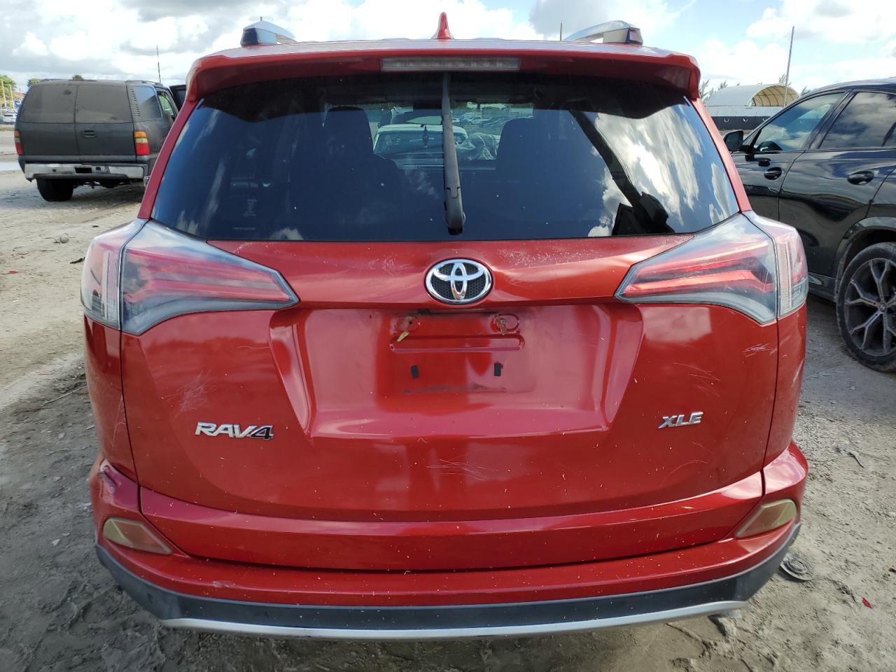 2016 Toyota Rav4 Xle - Image 6