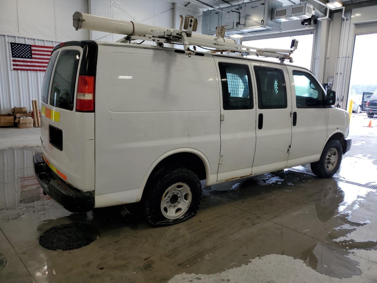 2013 Chevrolet Express G2500 - Фото 3