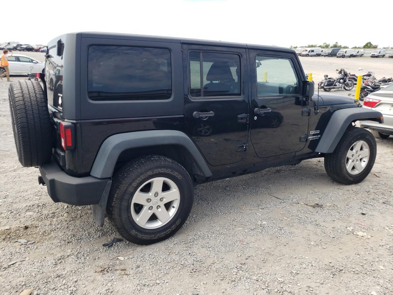 2013 Jeep Wrangler Unlimited Sport - Фото 3