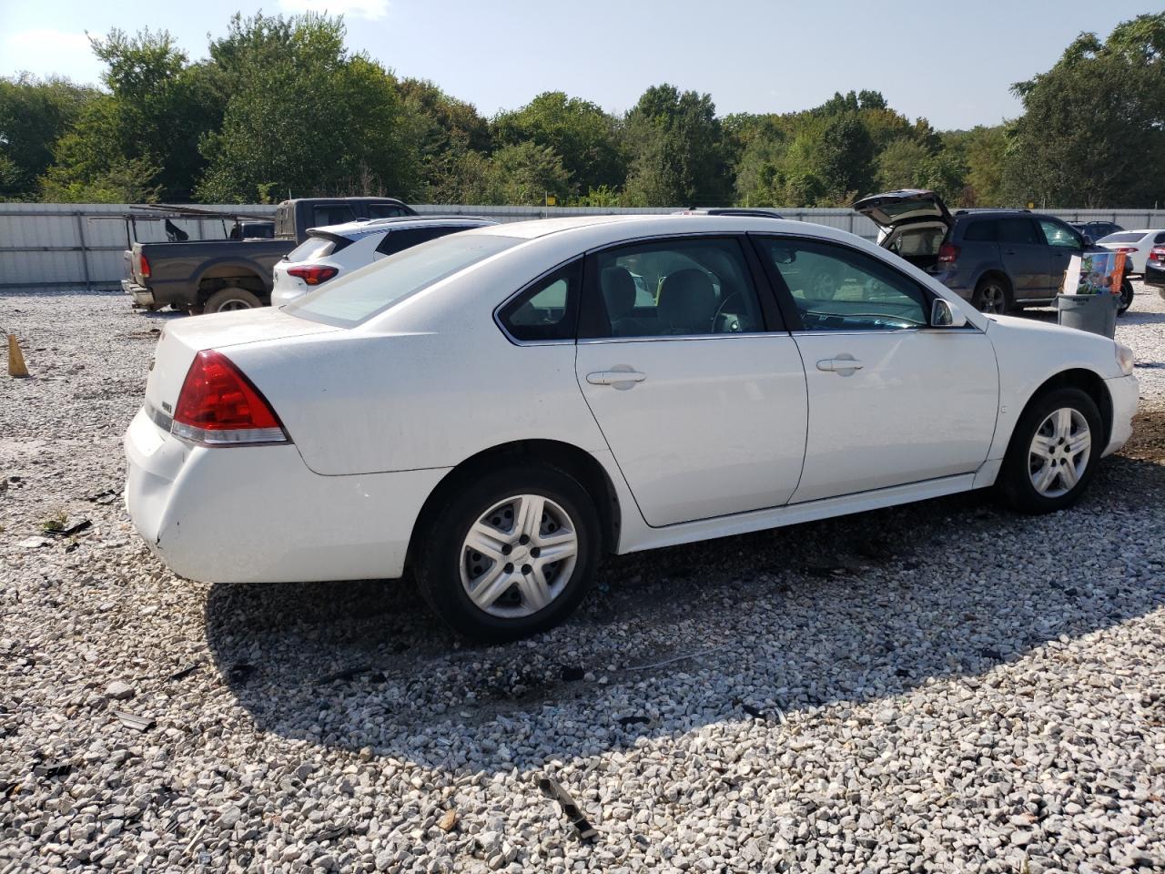 2010 Chevrolet Impala Ls - Фото 3