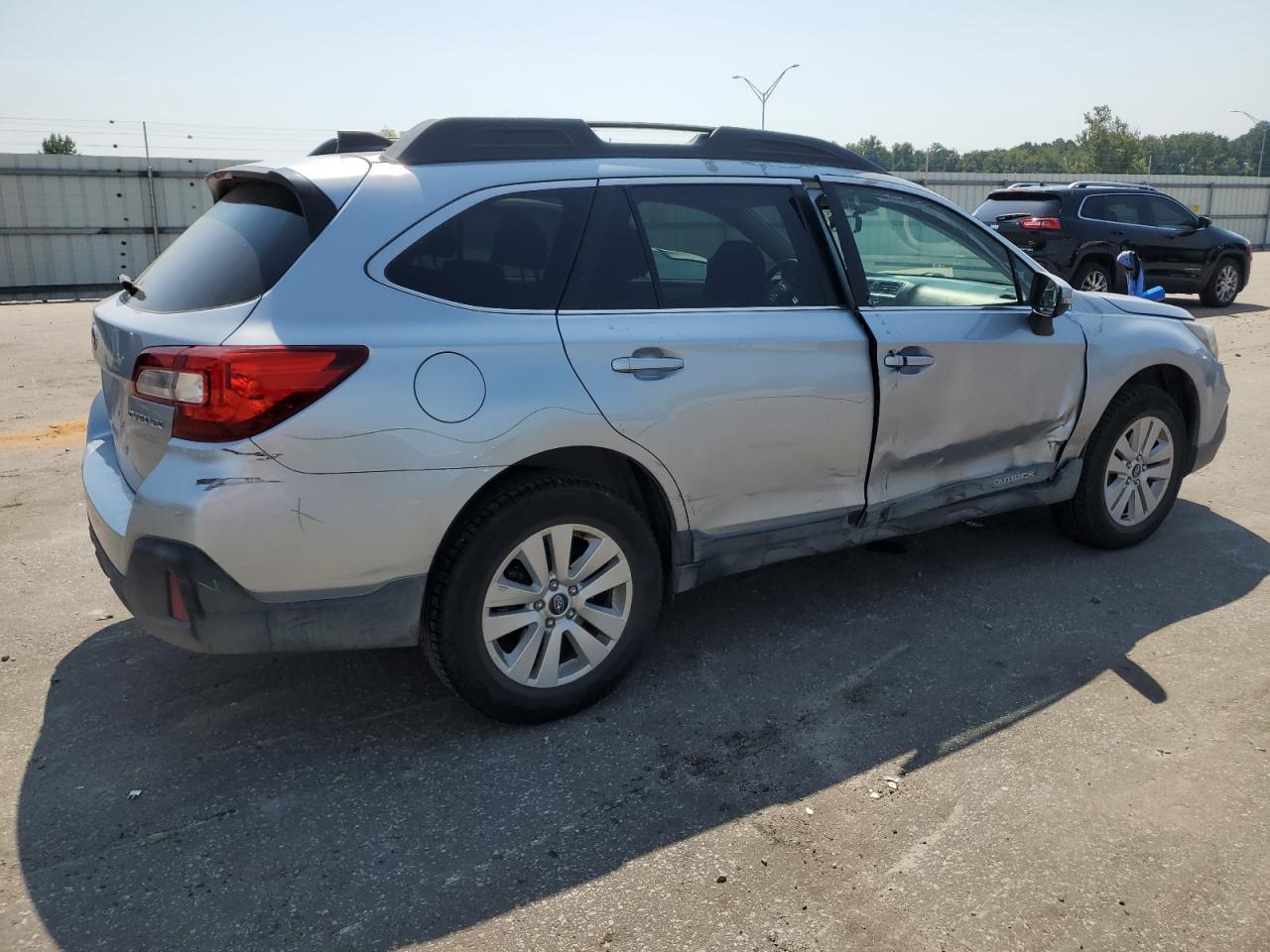 2019 Subaru Outback 2.5I Premium - Фото 3
