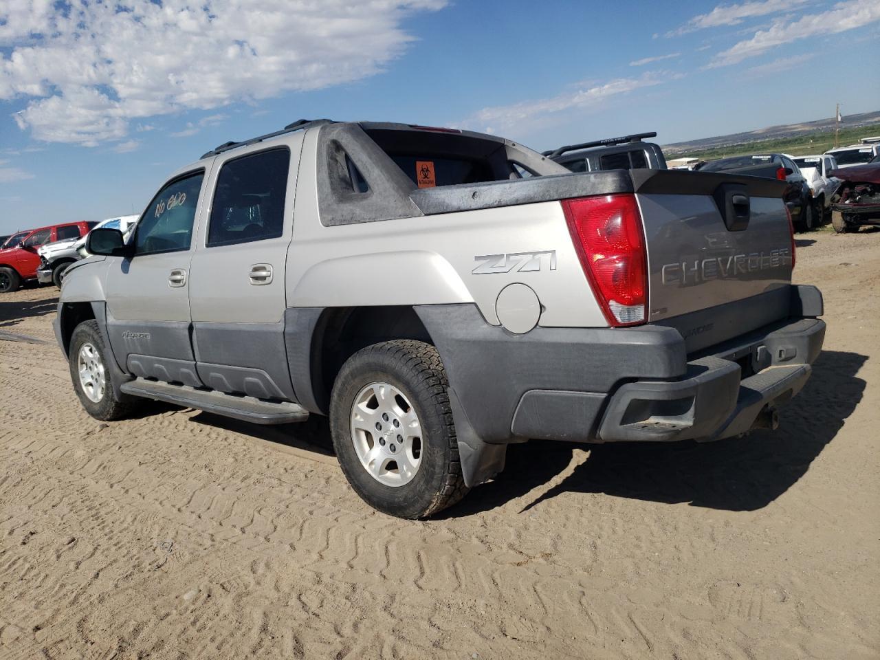 2004 Chevrolet Avalanche K1500 - Image 2