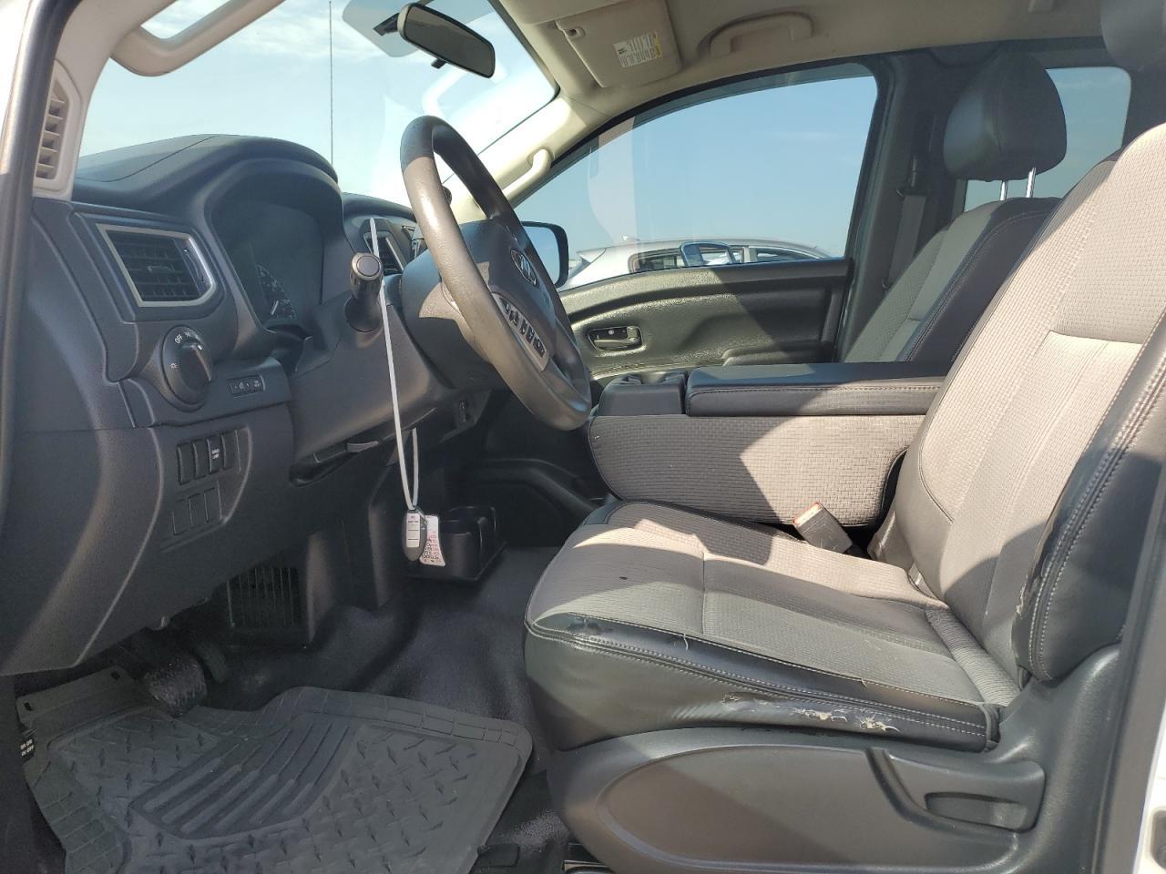2017 Nissan Titan S - Фото 7