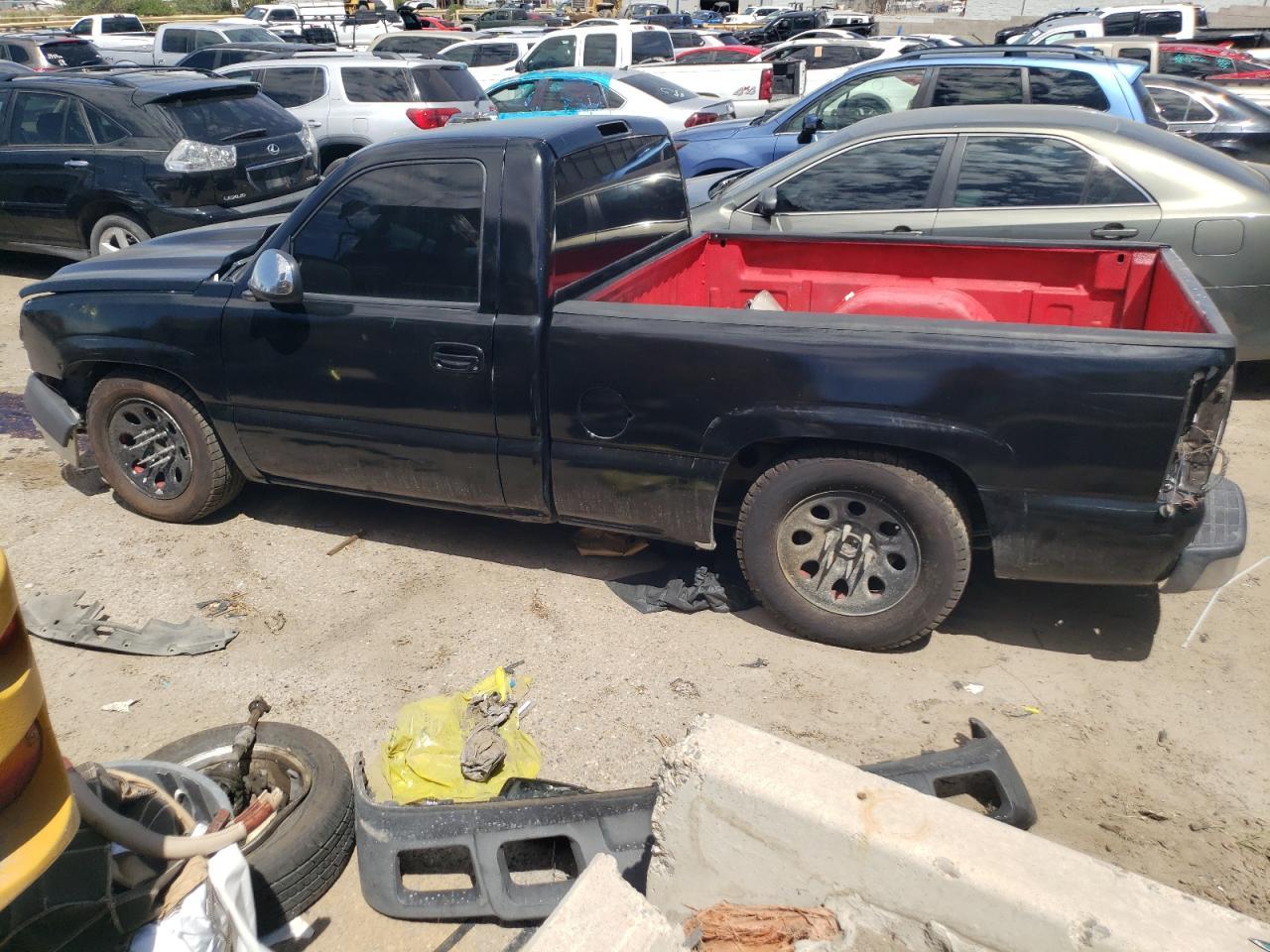 2000 Chevrolet Silverado C1500 - Image 2