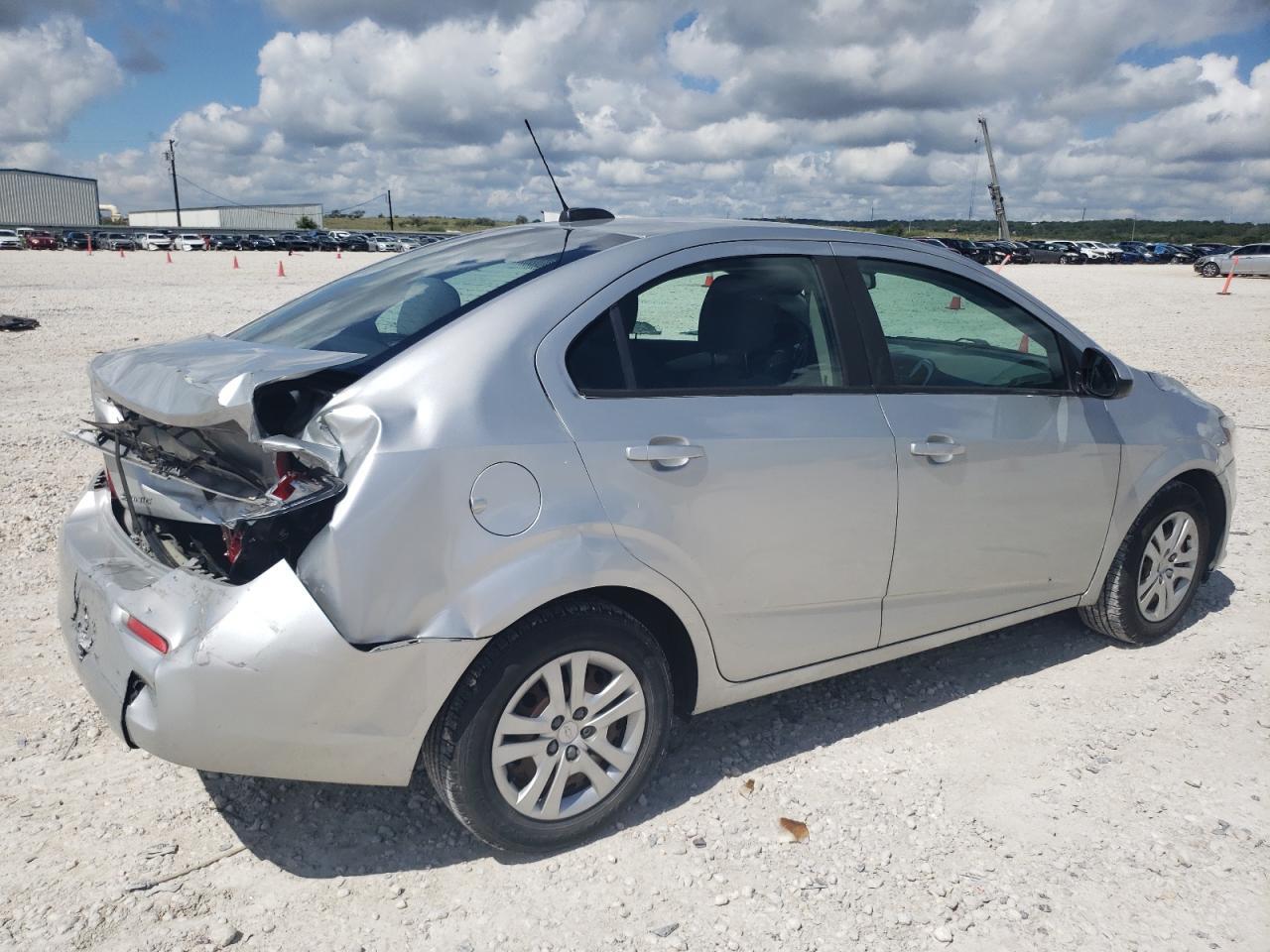 2017 Chevrolet Sonic Ls - Фото 3