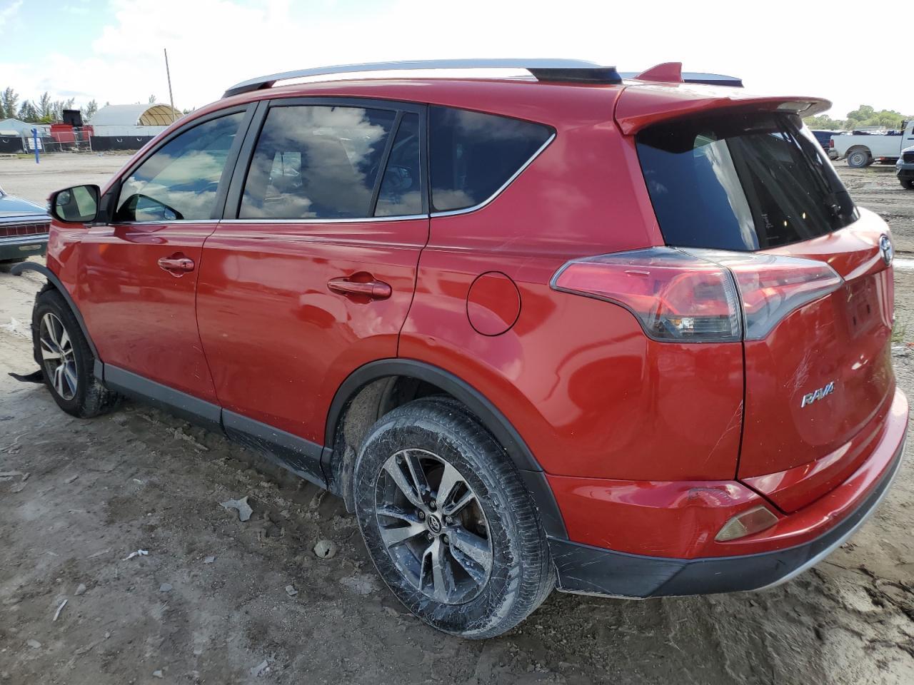 2016 Toyota Rav4 Xle - Image 2