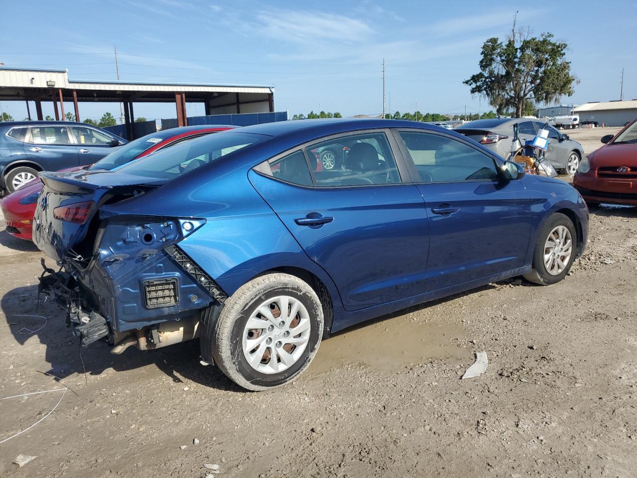 2019 Hyundai Elantra Se - Image 3